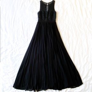 Lulus Black Floral Pleated Maxi Dress Evening Gown M